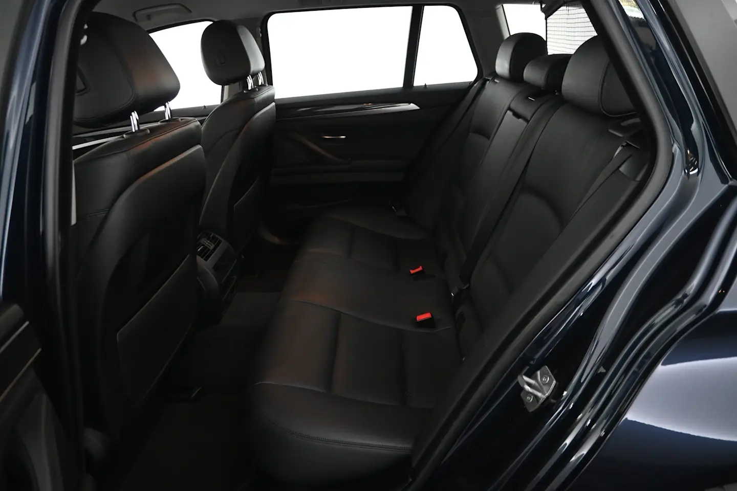 Car Image - 7r9pZni5Zd1iHEk9aHvYr0