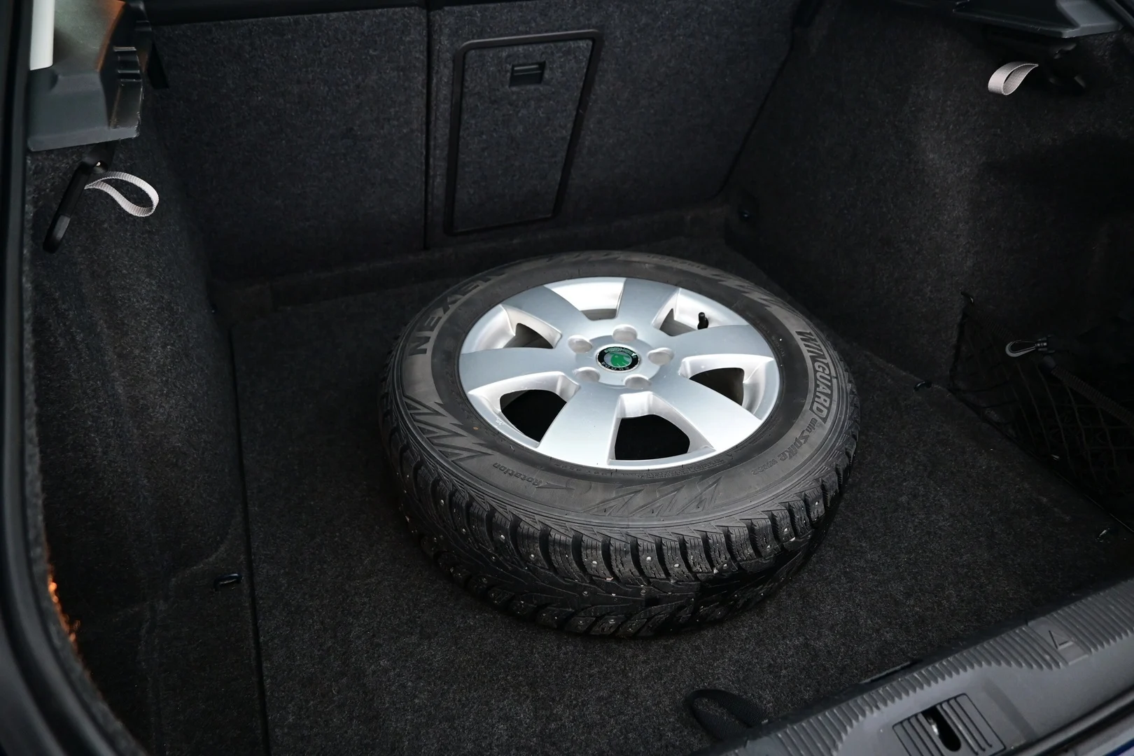 Car Image - 2HIiP0PICYJpc8GDyykLOT