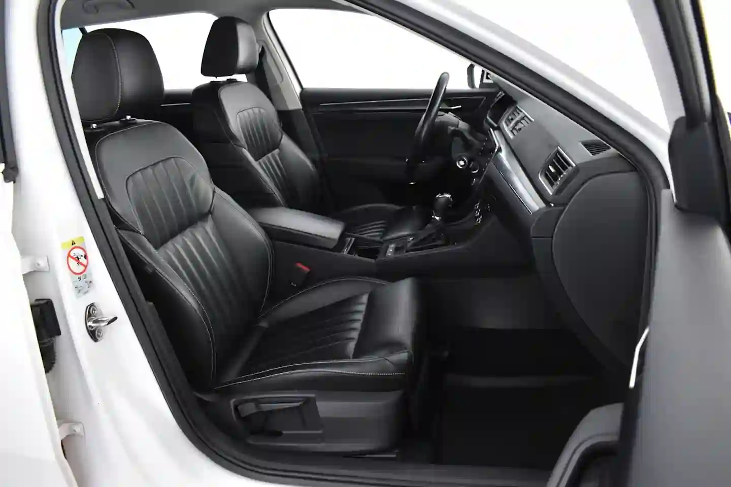 Car Image - 1ppMhnNLcfkB6NYqHdQyeJ