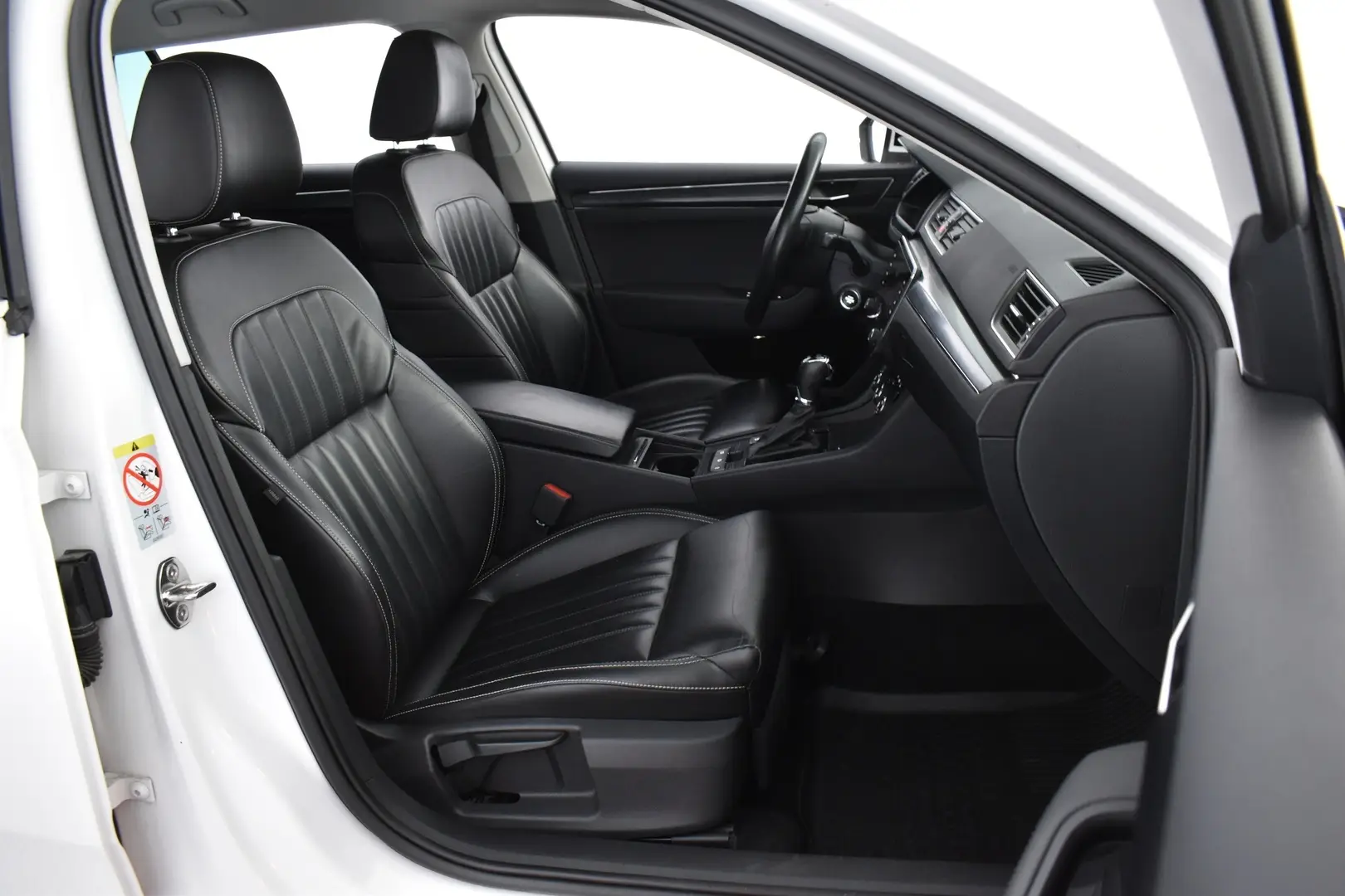 Car Image - 1ppMhnNLcfkB6NYqHdQyeJ