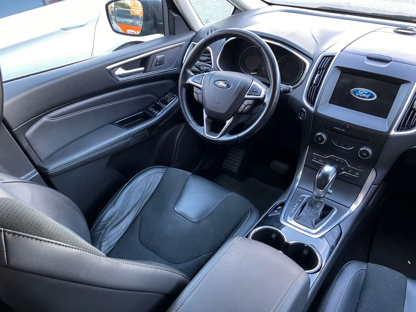 Car Image - 2qoXwfKIORmfWVqKrhP6lq