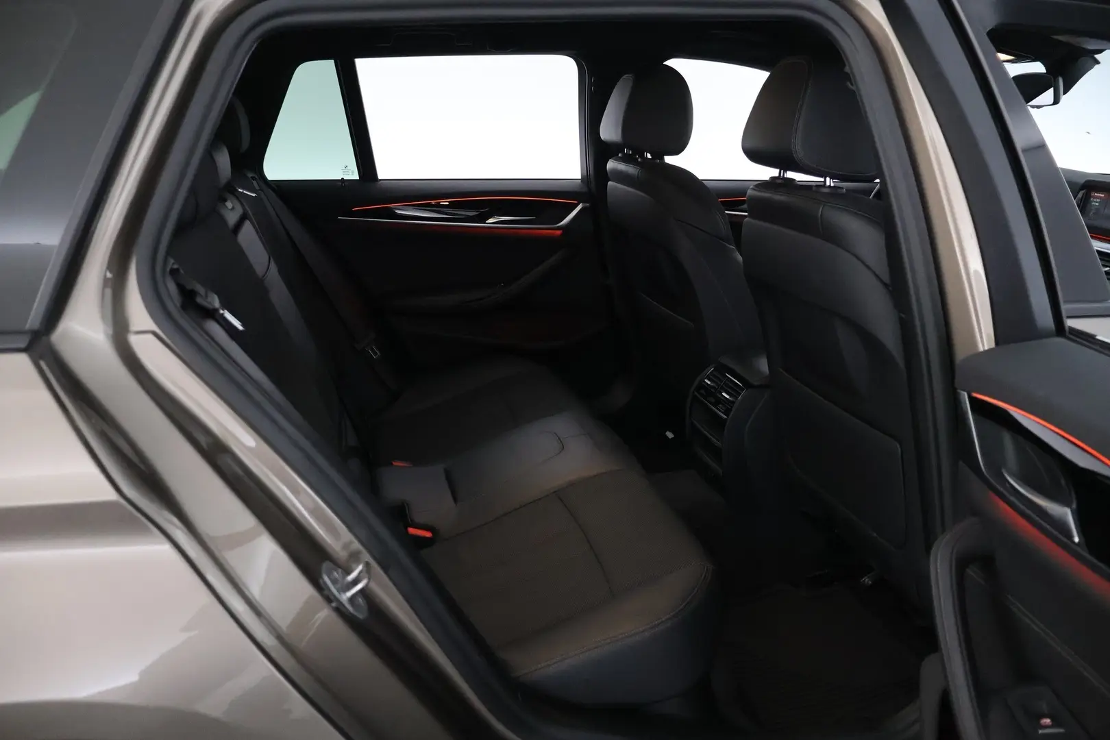 Car Image - 3BNxCmFfUFrczdYpAF295Y