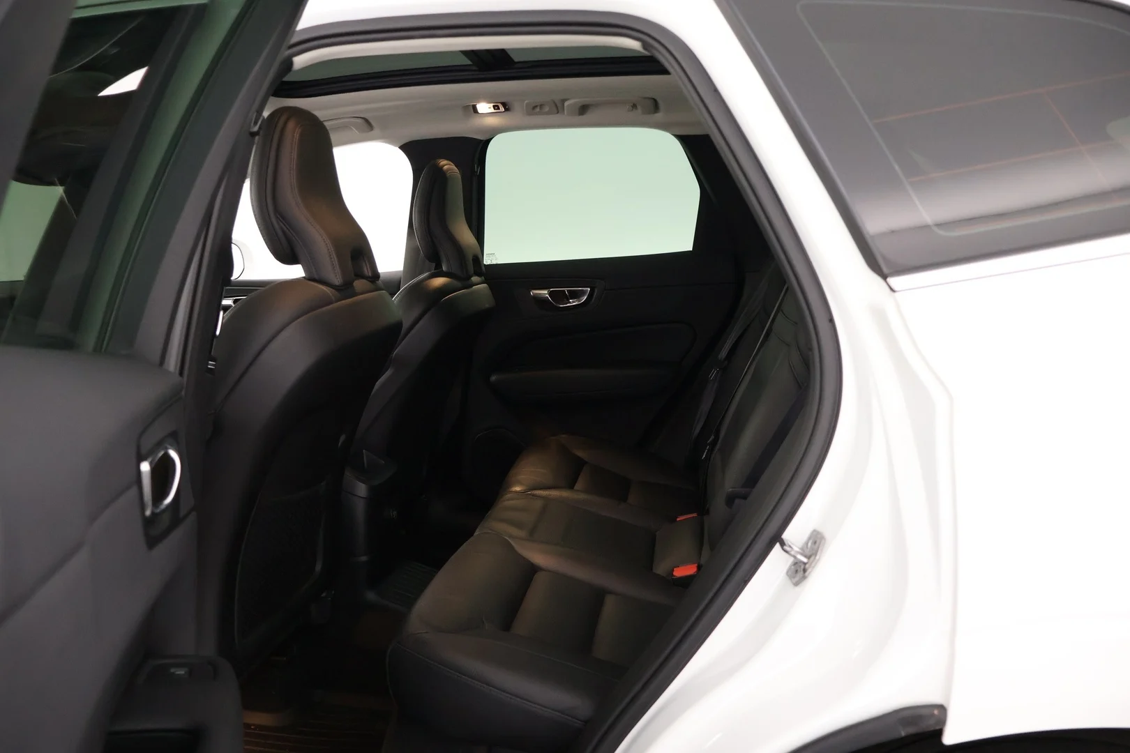 Car Image - 62YYDDZVD697q9Q9emPRoG