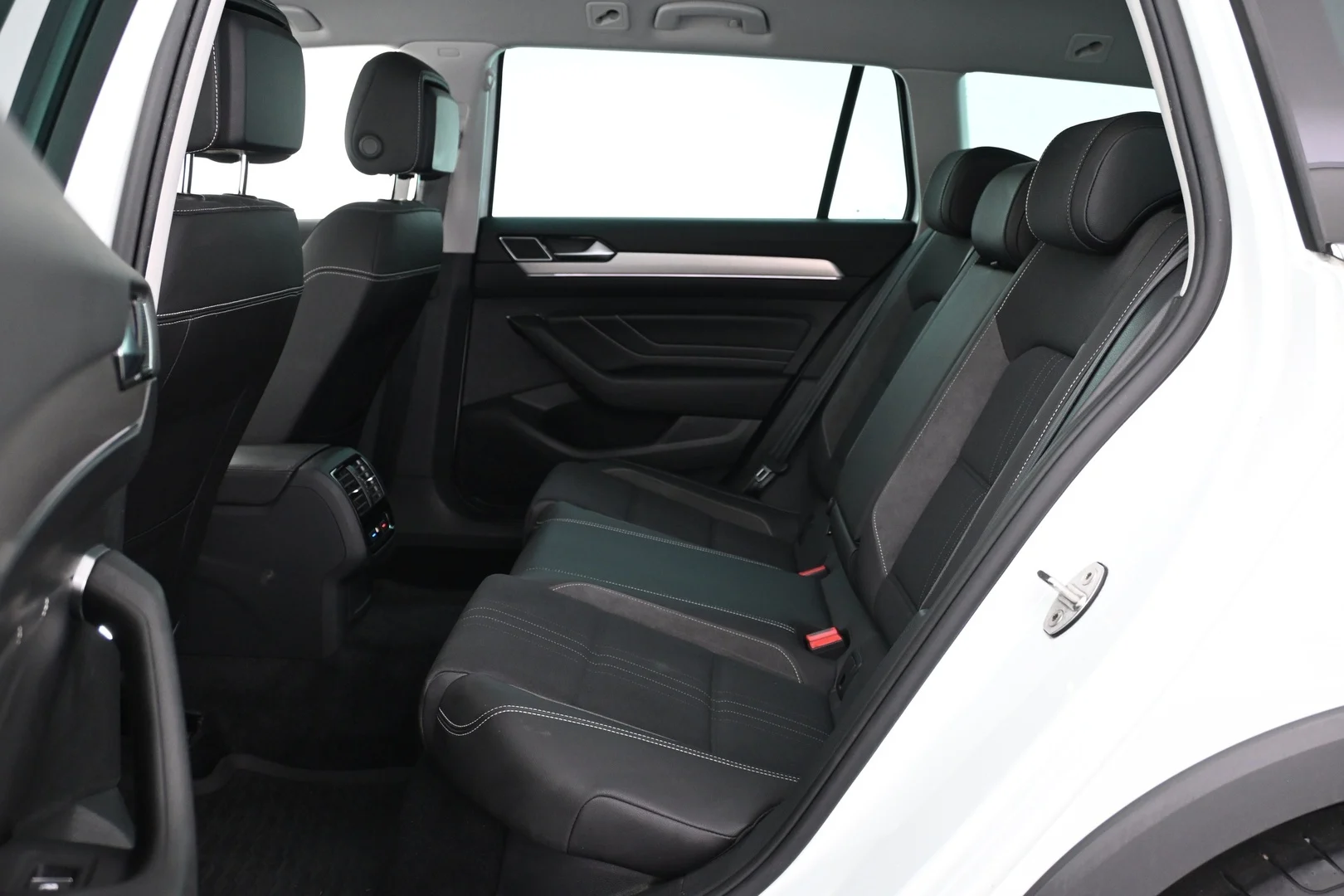 Car Image - 57kebgY0UalCNbUZE0aI9T