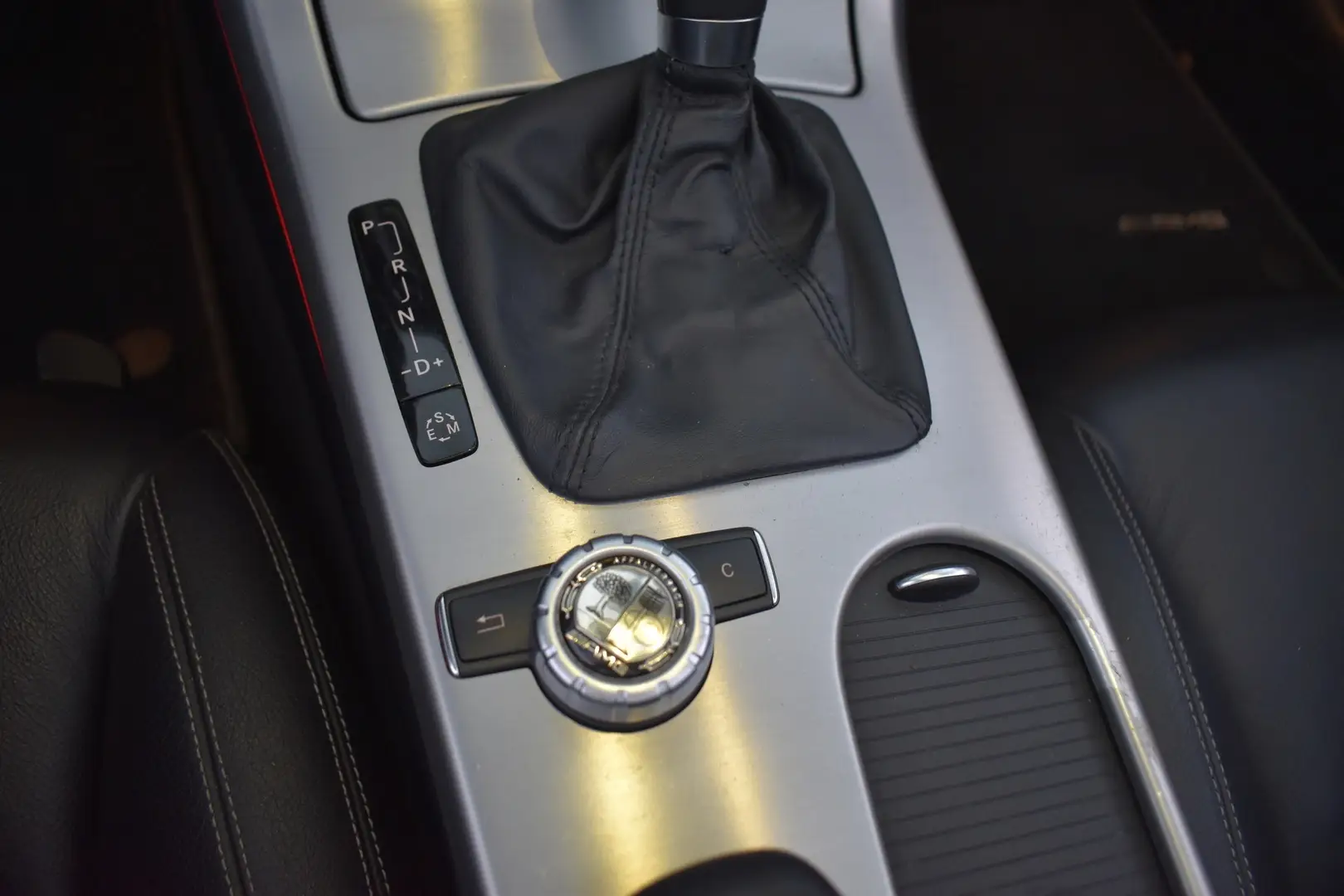Car Image - Gi9DydiPqVJMocozvwBhu