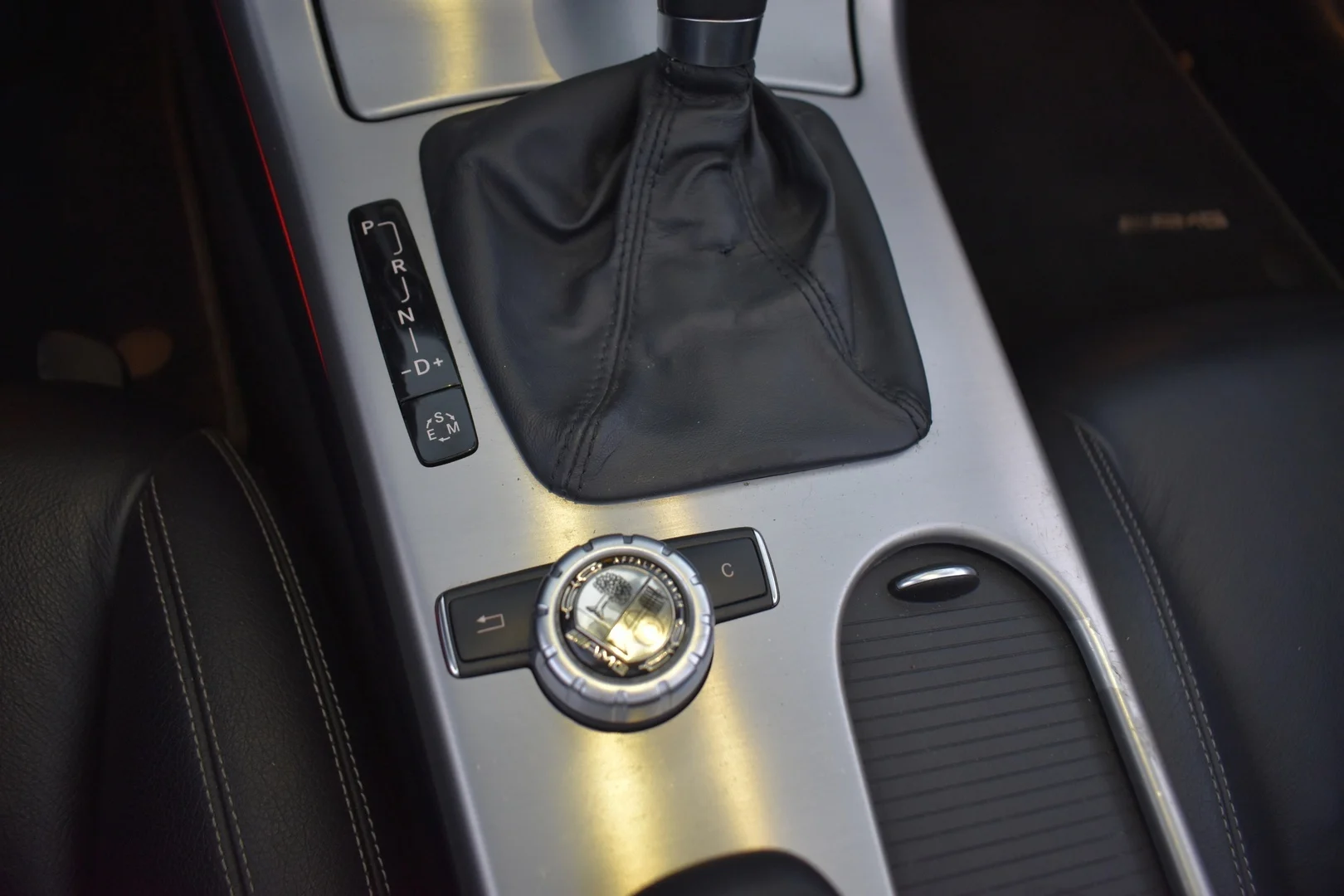 Car Image - Gi9DydiPqVJMocozvwBhu