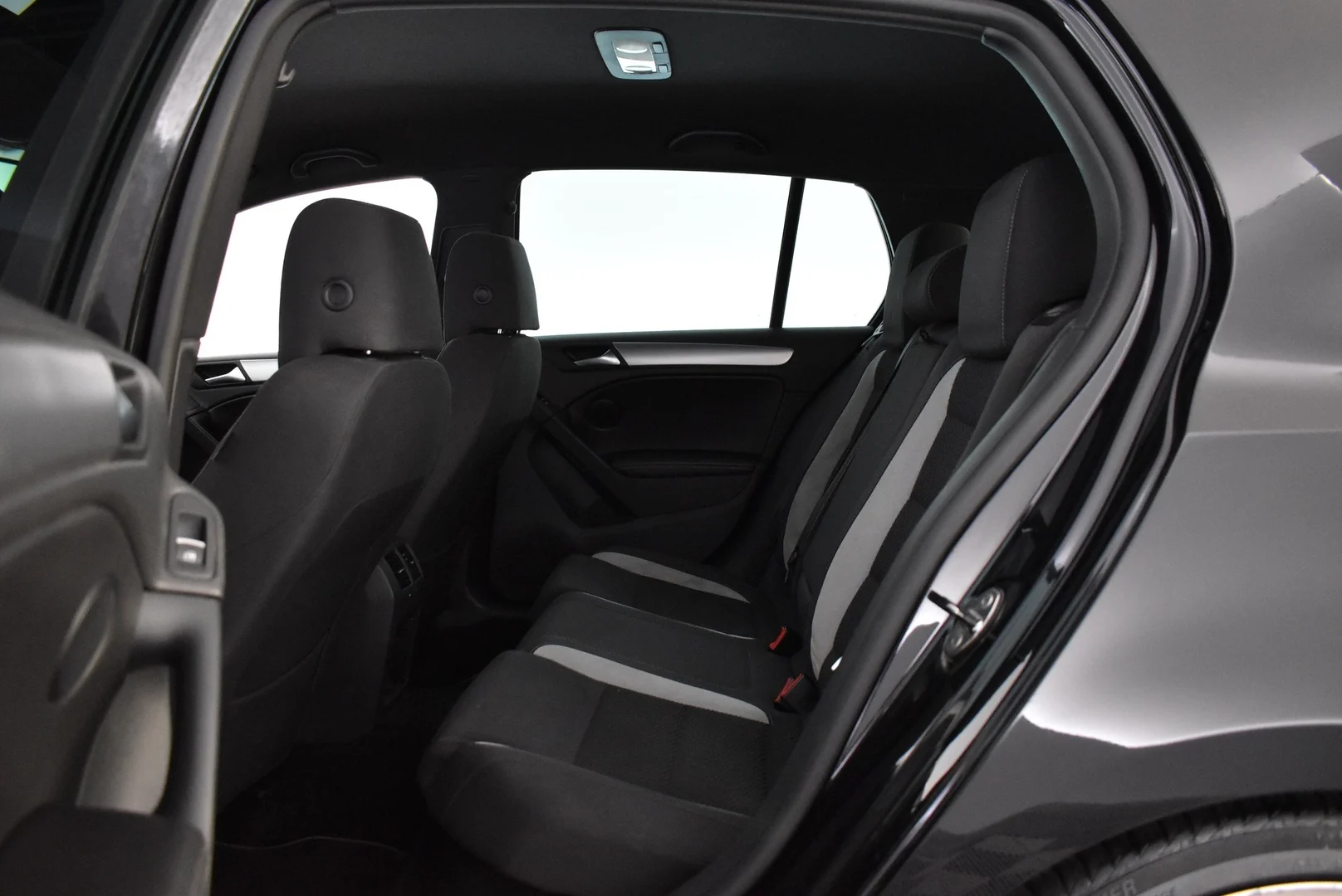 Car Image - 45VU7Fmcc1Tux0wrDwlVU6