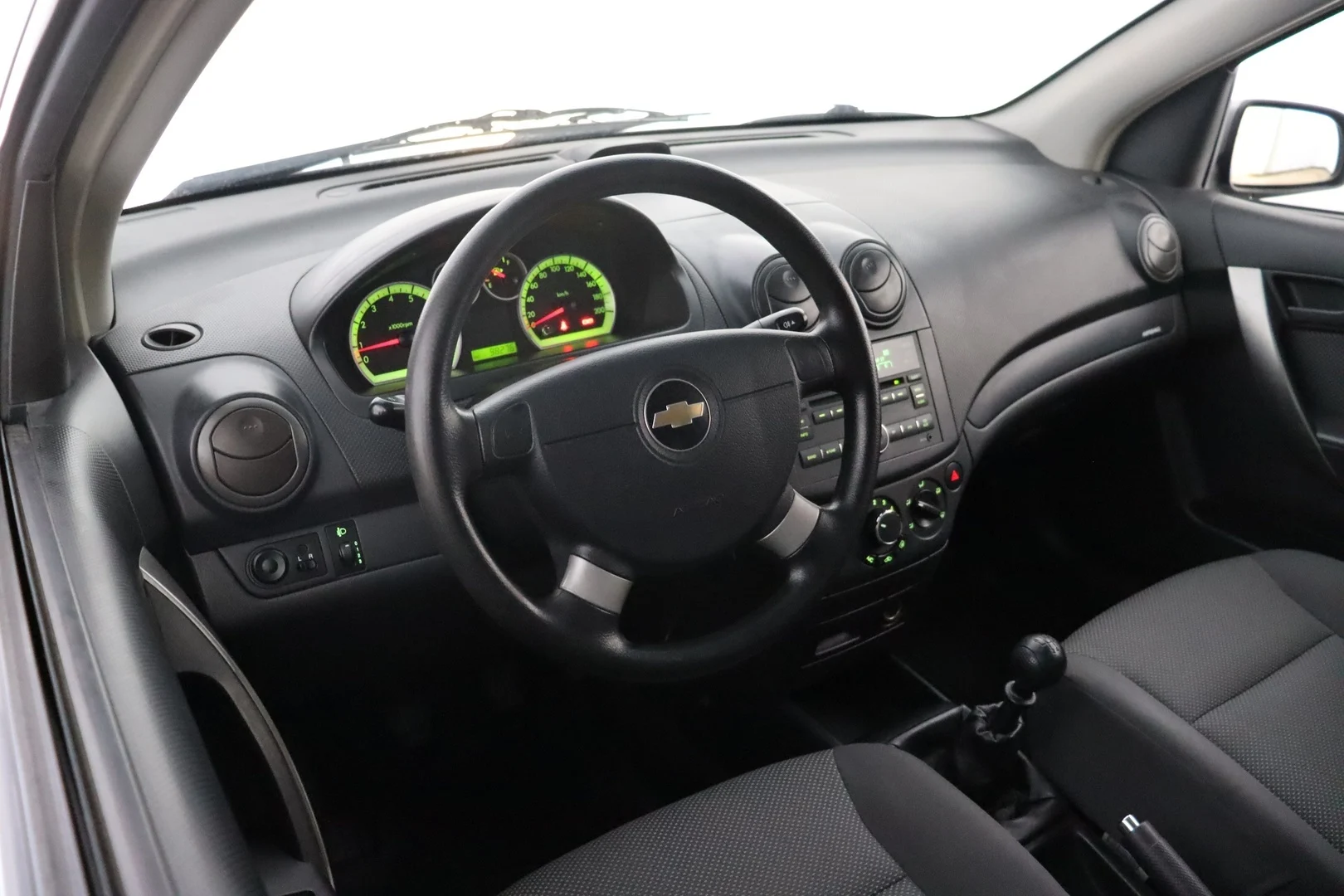 Car Image - ur4hAXAnSfFEvDfdcWXtB