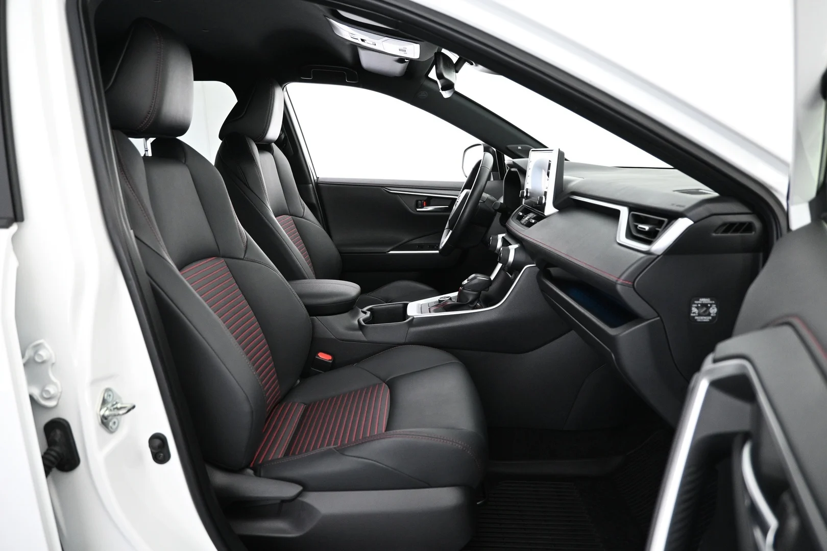 Car Image - 2Hk8FvHEap3zDJIghXbmst