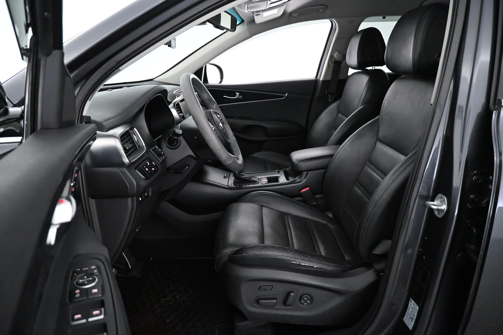 Car Image - 7aIsUShPyGPIqt3Cn77F68