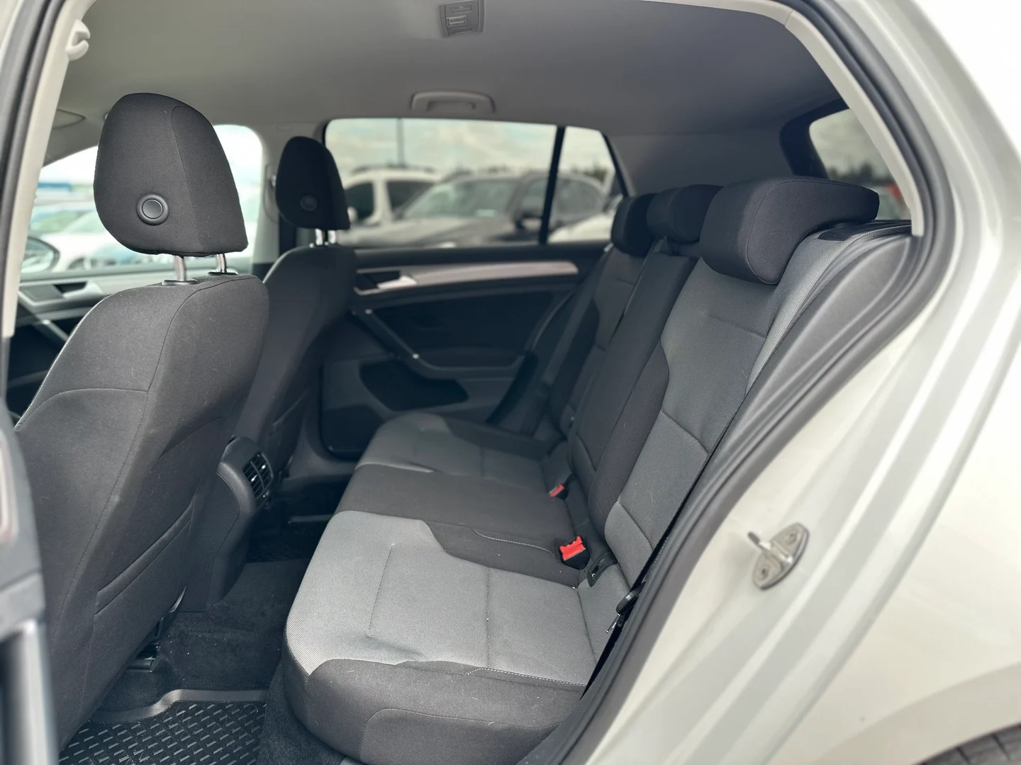 Car Image - 2M3zfHE7wYvF5N6MODm9Qe