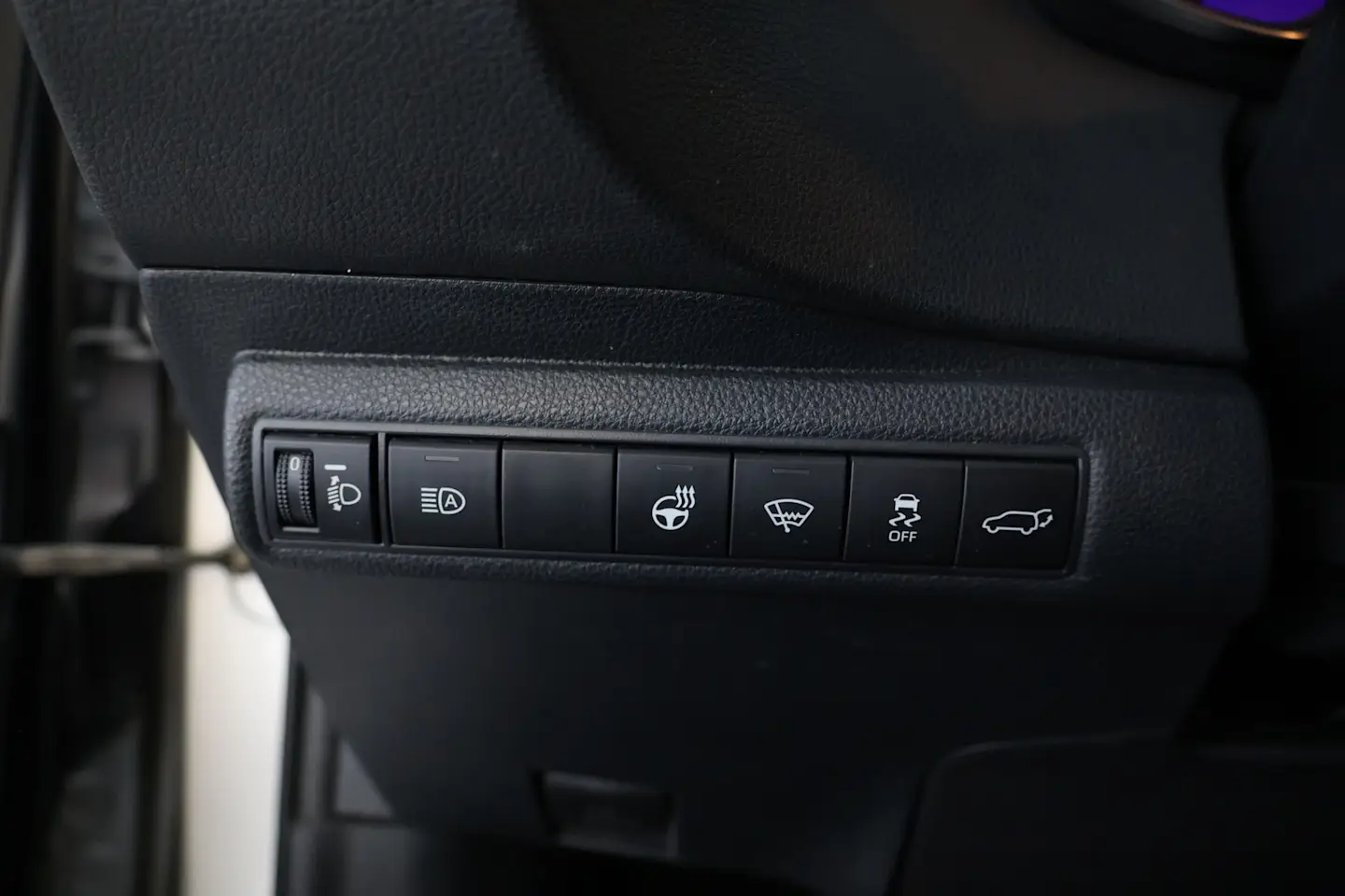 Car Image - 6gEQ7epQsVxroIIJlRrKIV
