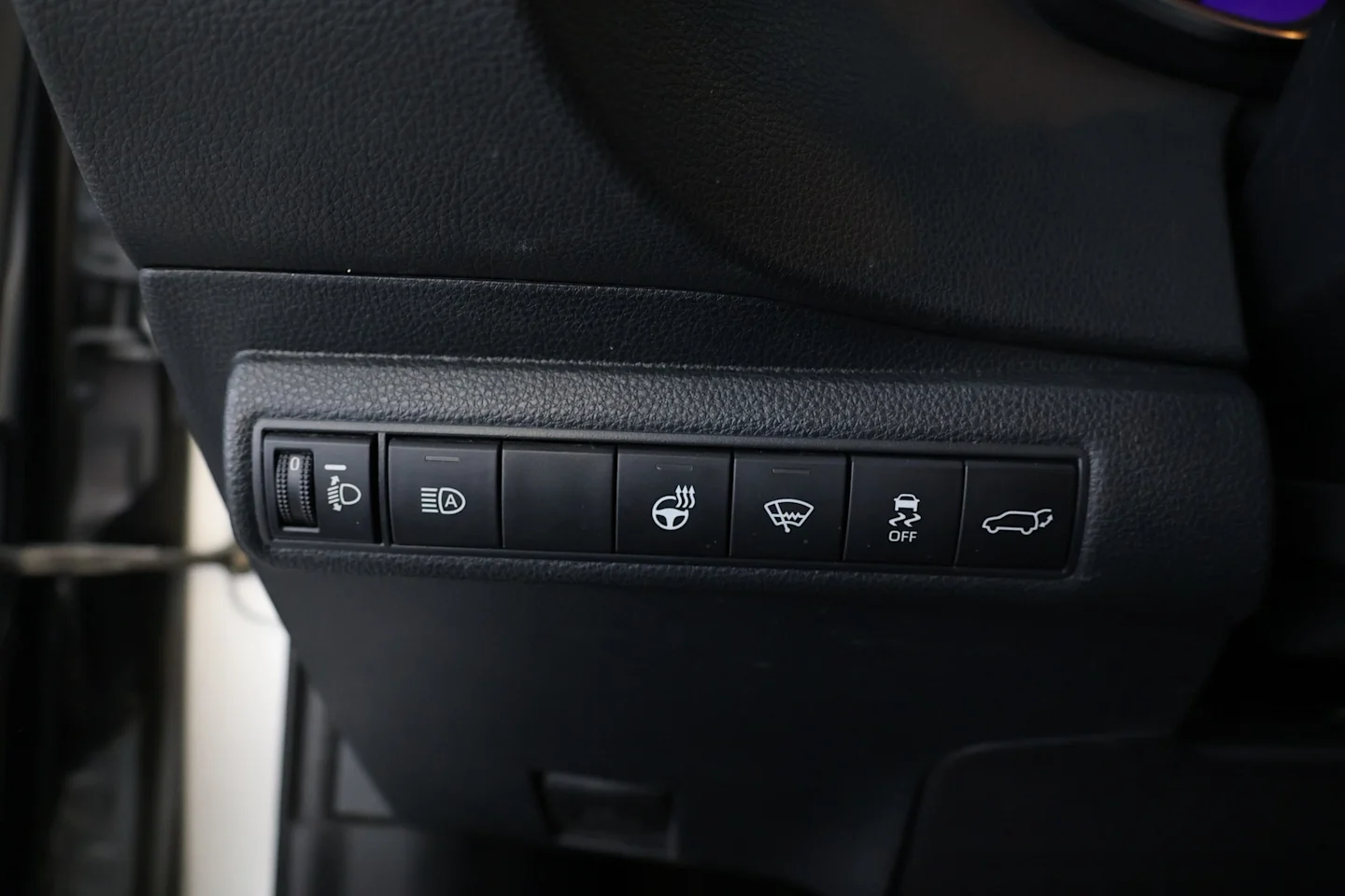 Car Image - 6gEQ7epQsVxroIIJlRrKIV