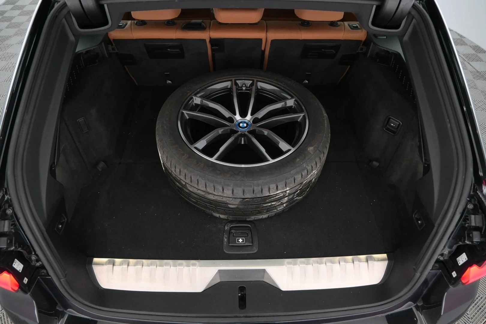 Car Image - 2c4qPDpQS1ZFwbSJcSV5q6