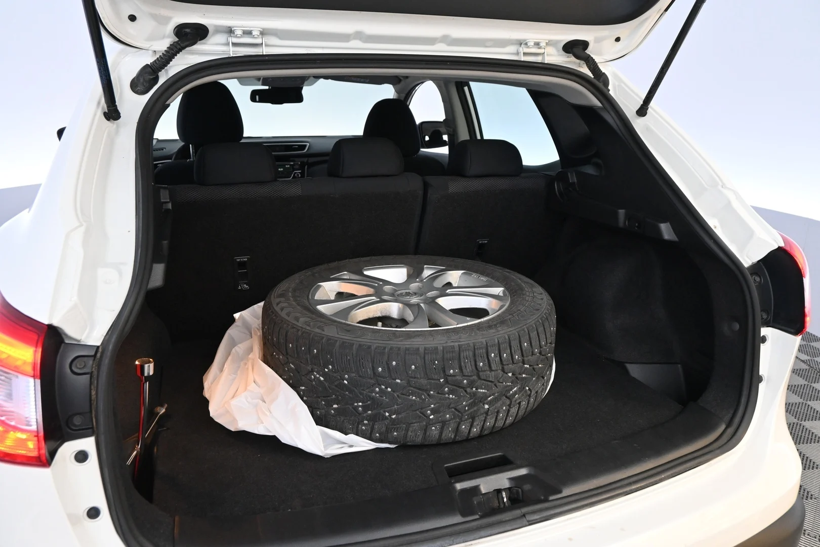 Car Image - 7fq1sRyu4TveBN7eDYH5q4