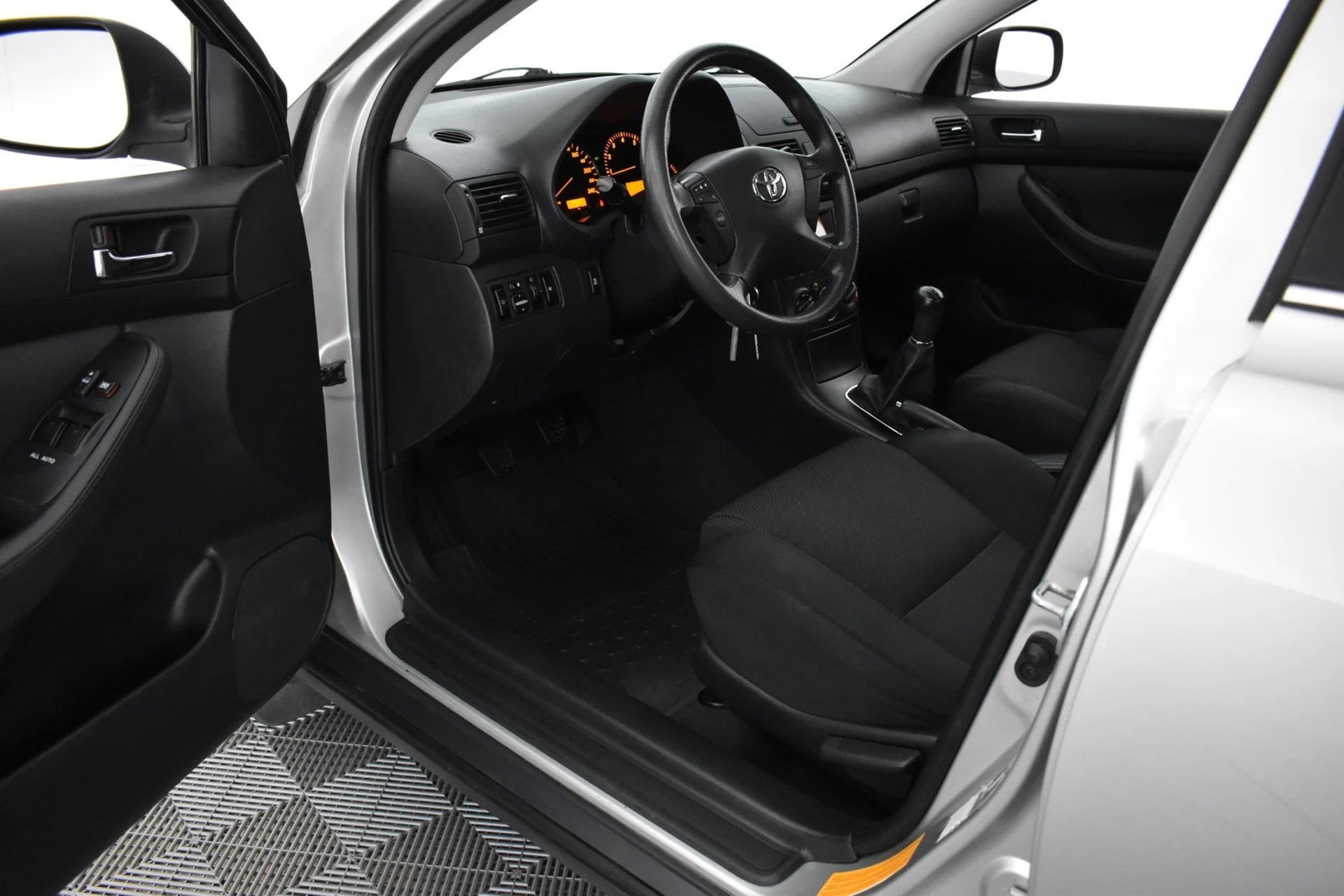 Car Image - 2q50RGyxhWfQJbCkbFjWVT