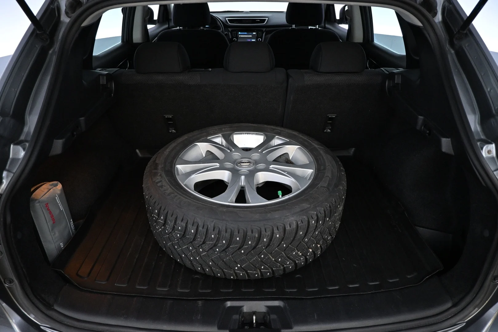 Car Image - 3dX9NNz46xTeuT1pInBSJR