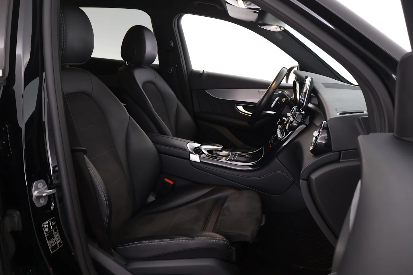 Car Image - RLCnEQRn3Cz2TgY39MSnq