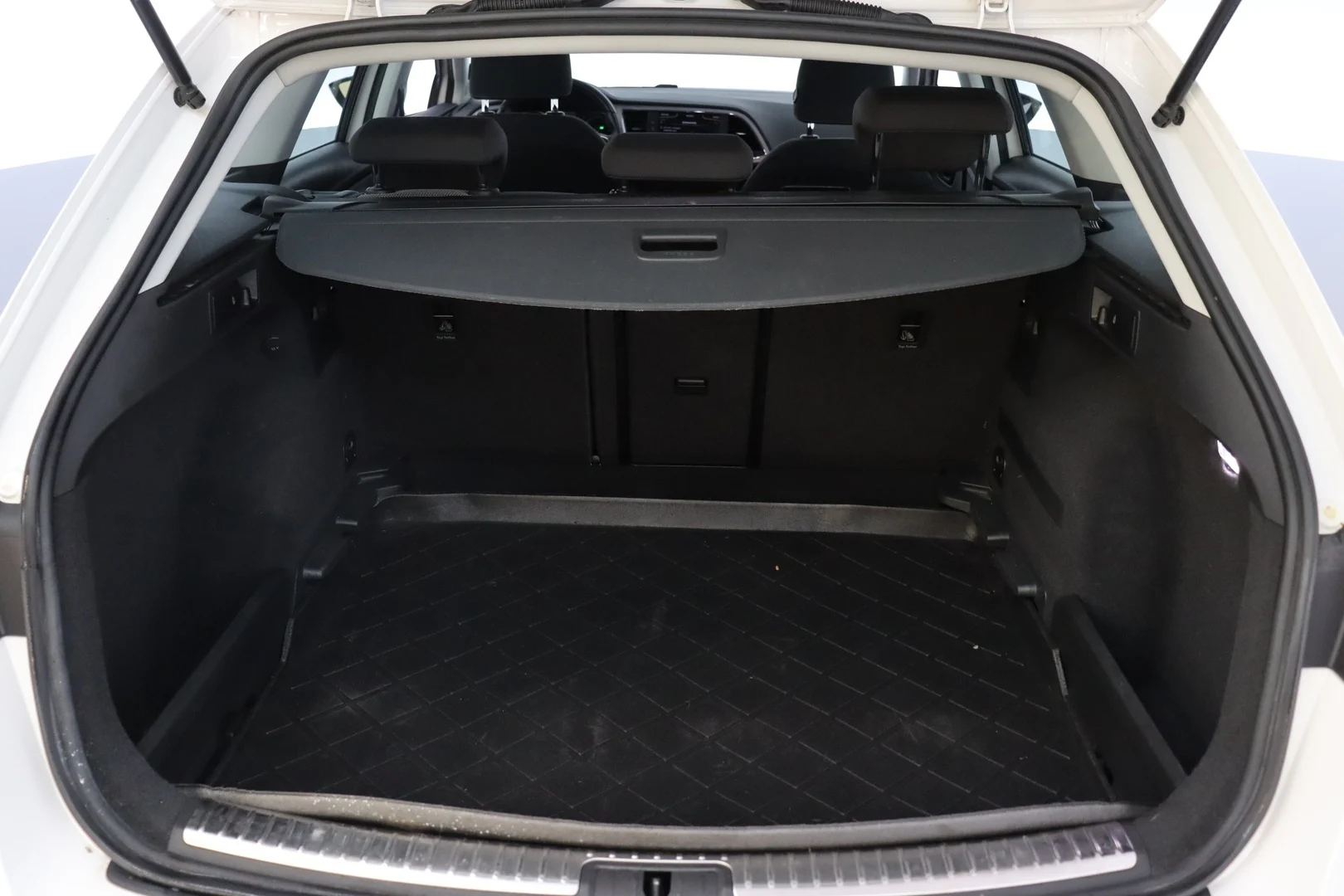 Car Image - 5cY82sDcFQuFPFrjIyVrIg