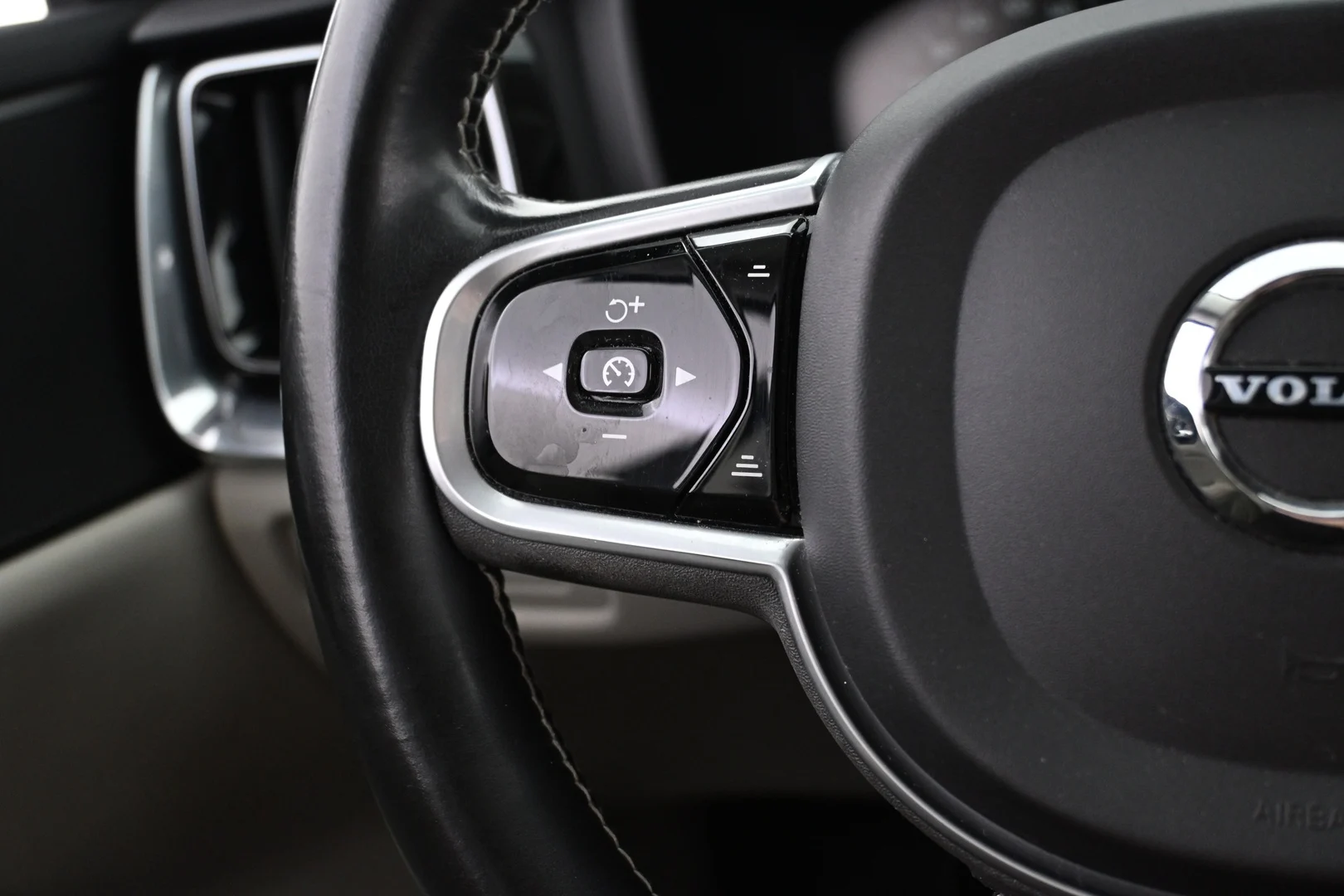 Car Image - 2k0FRgRWIUHUrpMH8j56Mm