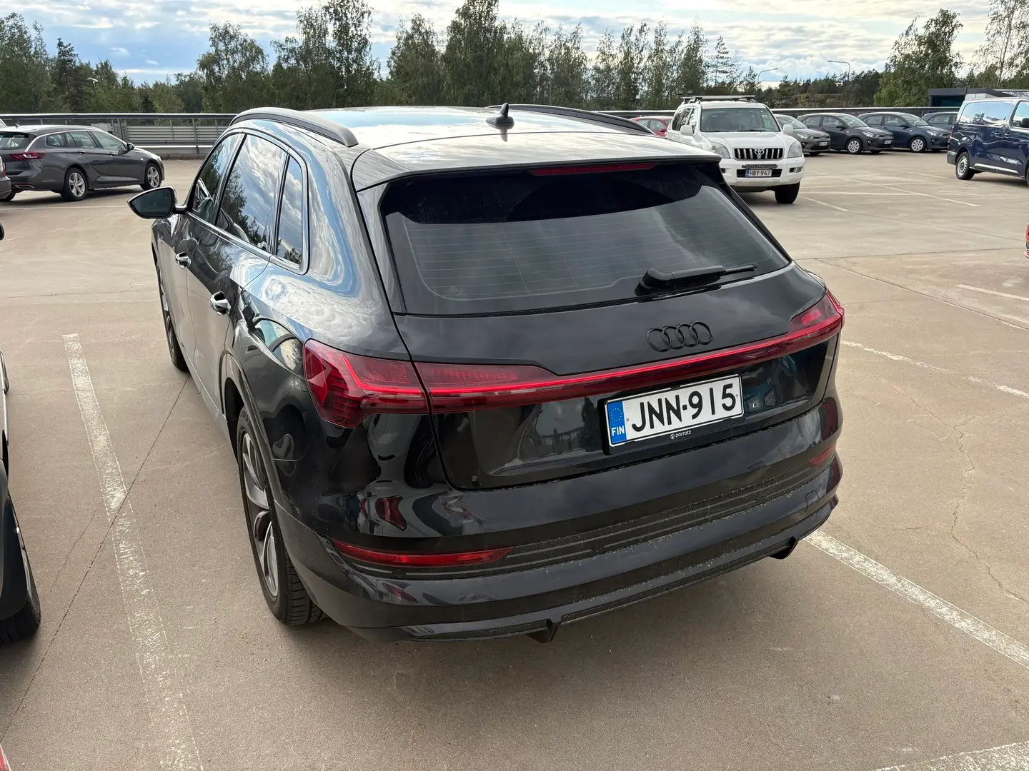 Car Image - 7zczV0mPoDOZmAfujXB7Fn