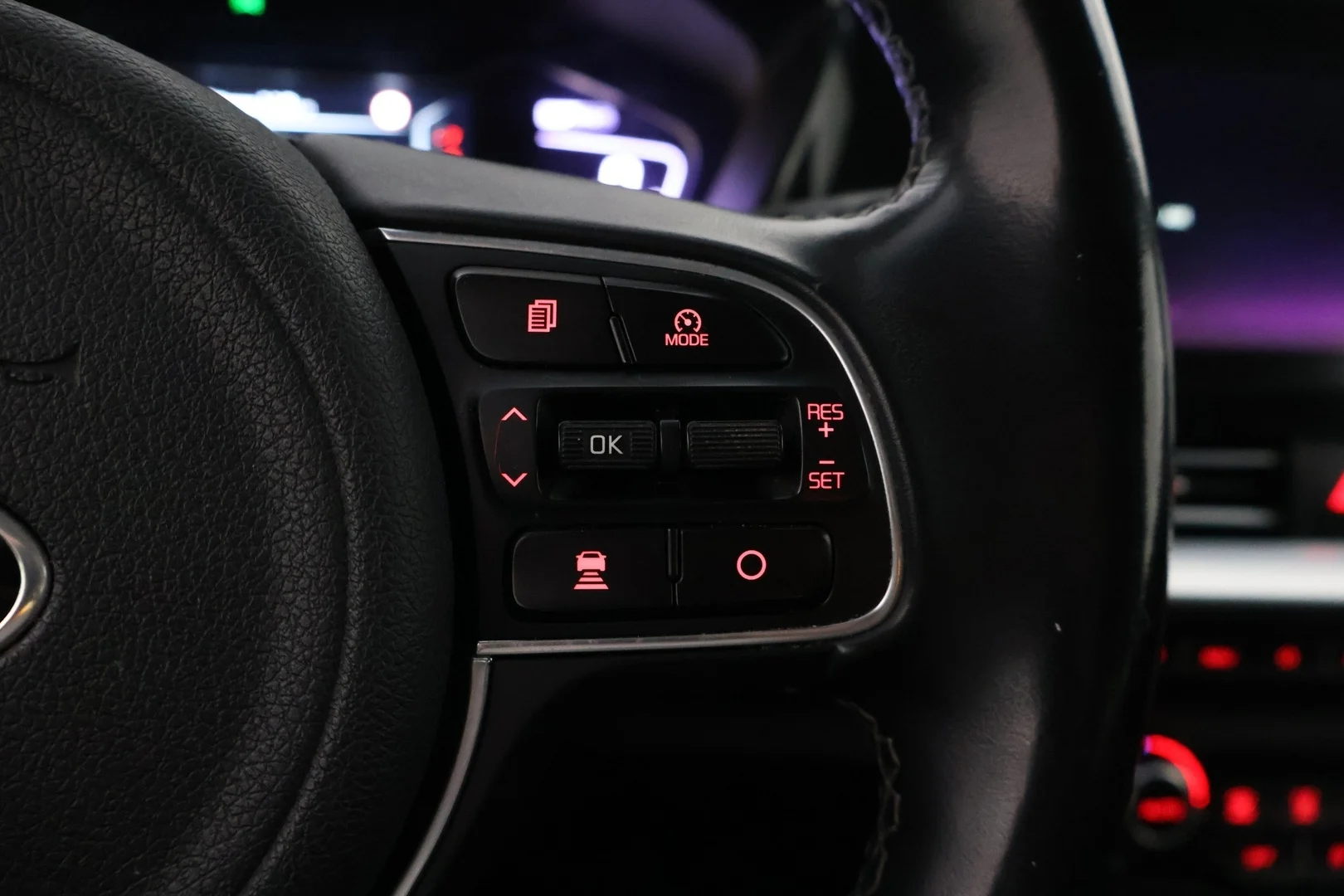 Car Image - 1AxHuE1o3hVcBGklqWi4FH