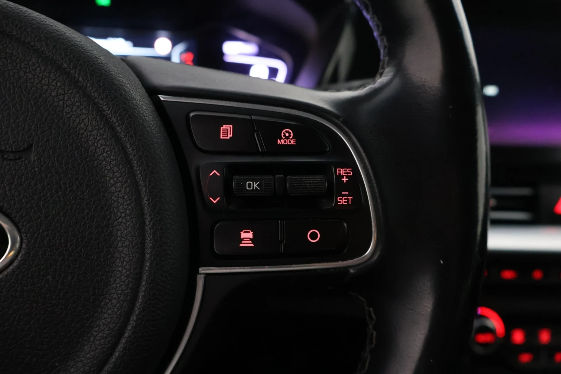Car Image - 1AxHuE1o3hVcBGklqWi4FH