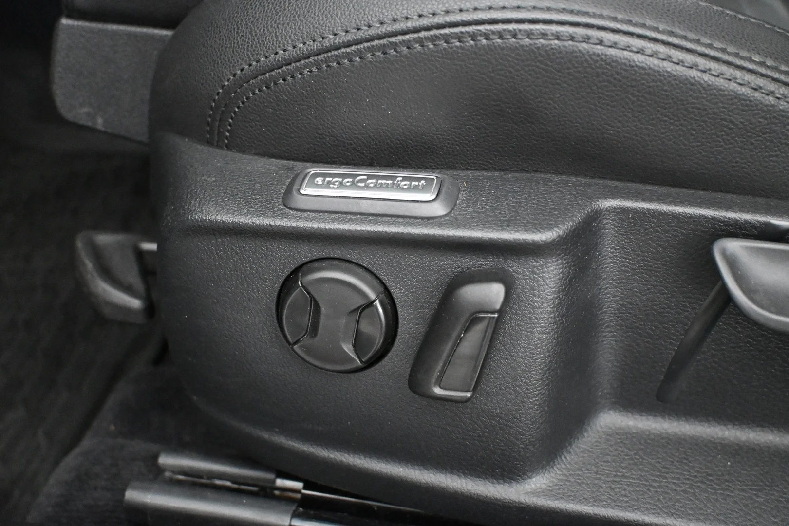 Car Image - 5x2RQLbzYRcHzmkACvooit