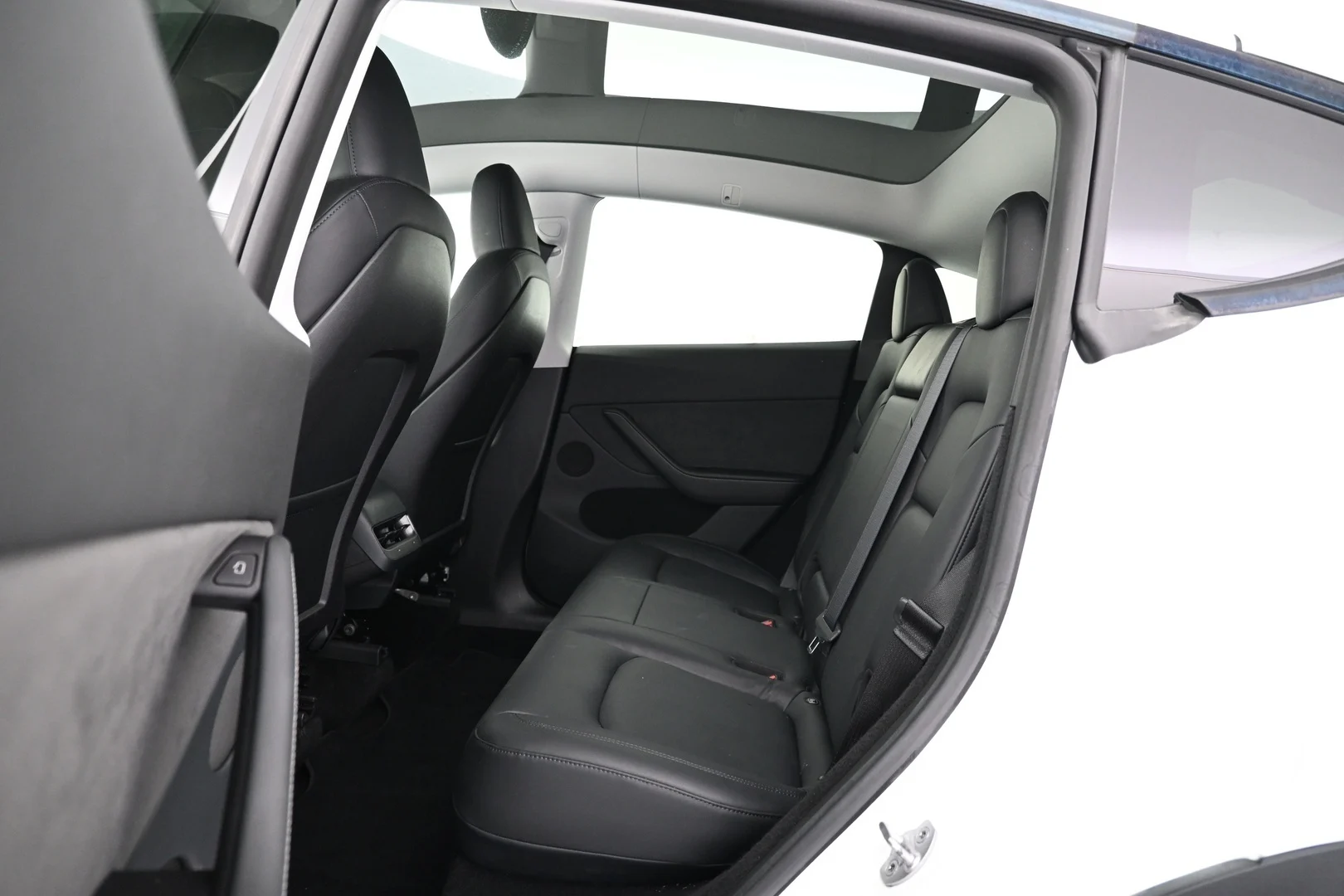 Car Image - 1OYxYjiEgQfl61nP1lNDYH