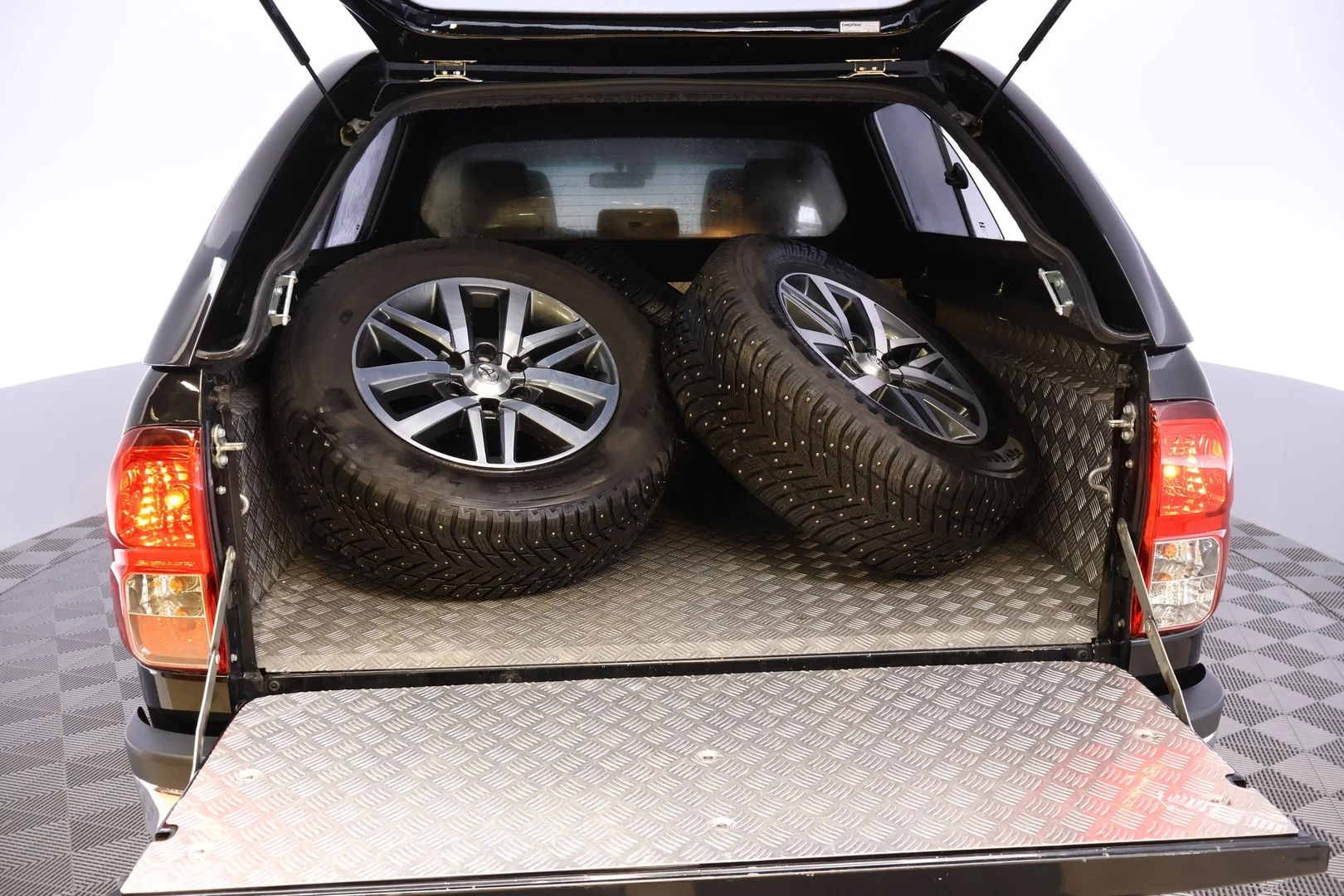 Car Image - 1jKOVx6x0ZrWPNMiflQ4LJ
