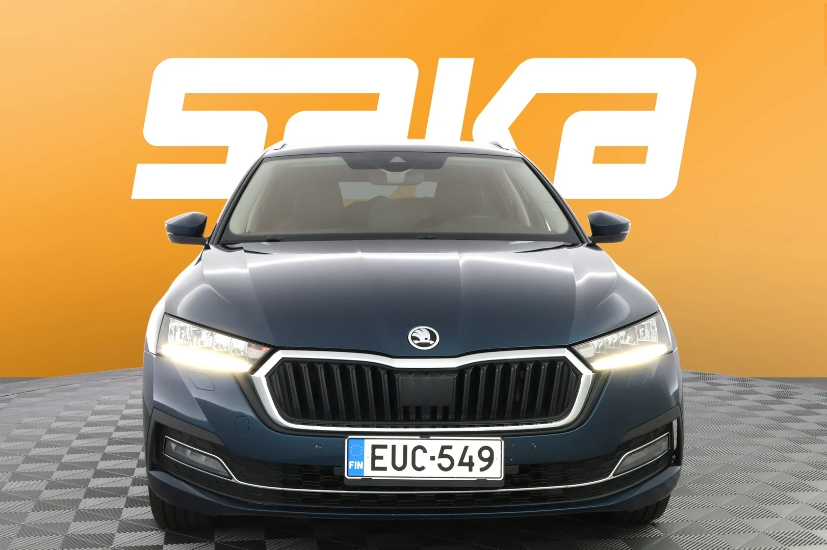Car Image - 3quGSsFFB9dXdDe9BsKdcb