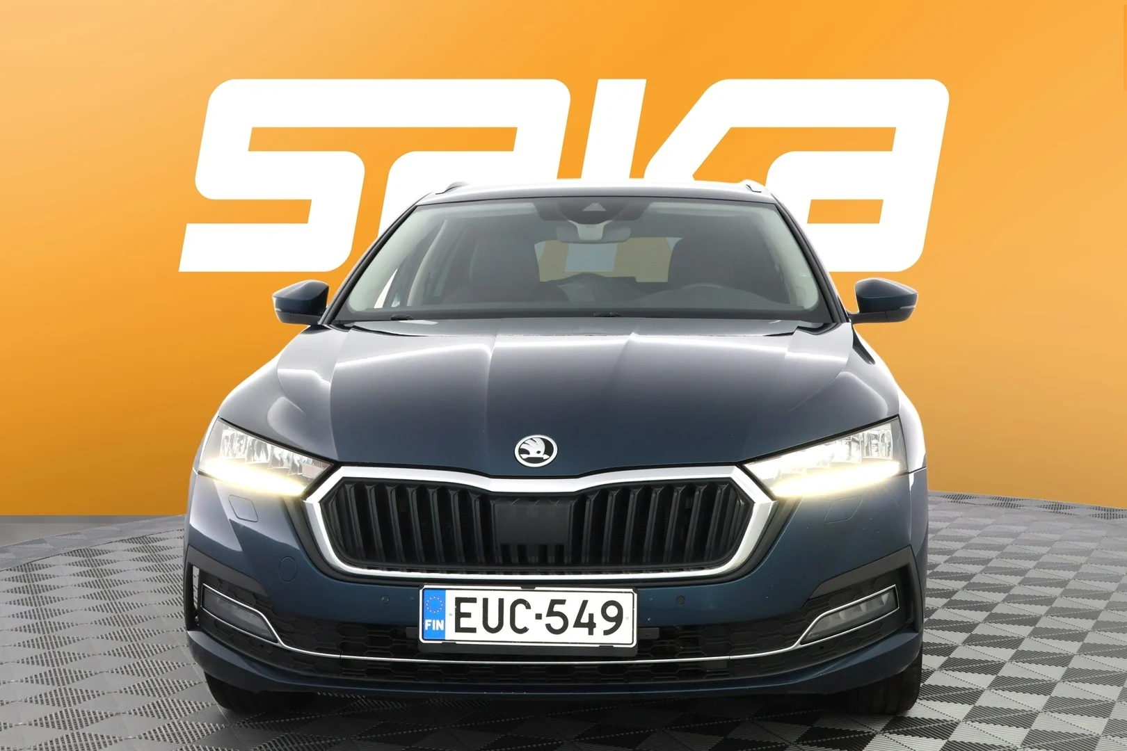 Car Image - 3quGSsFFB9dXdDe9BsKdcb