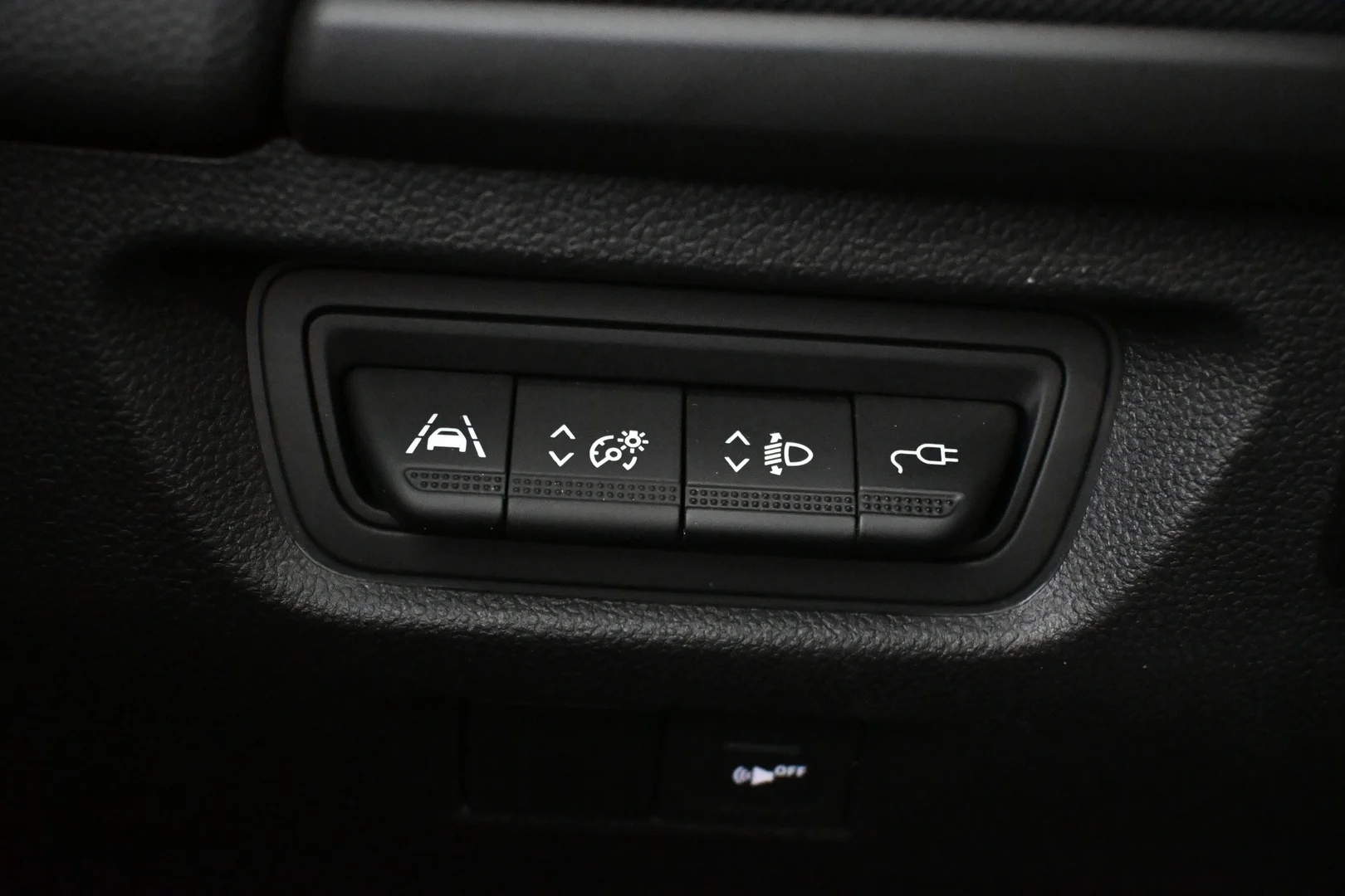 Car Image - 6Cf4auog0C8gOqLicbqN1T