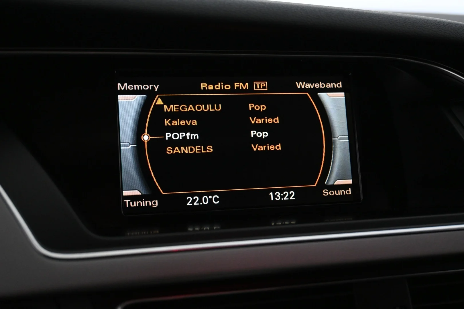 Car Image - 3uvGuHgEpUpCDpsyxl1HvT
