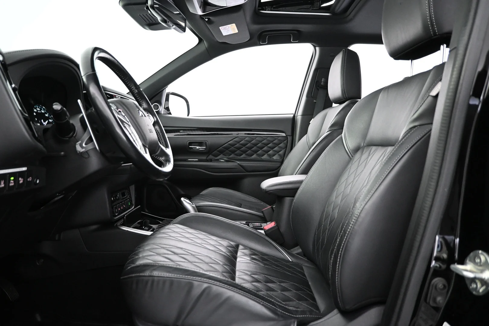 Car Image - 43TnZEfT8g3O7r9x4rxdUV