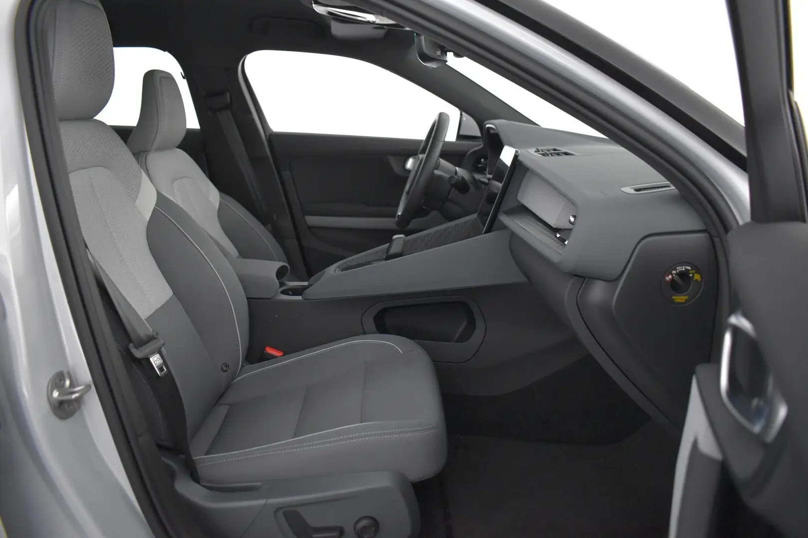 Car Image - 43NUfpsCRCCAtP2AJ4nMze