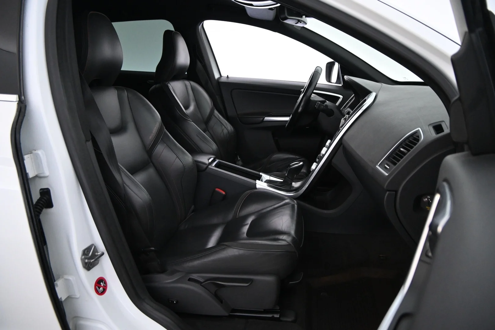 Car Image - 3lC4AdReMY7N1EySRgn8o7