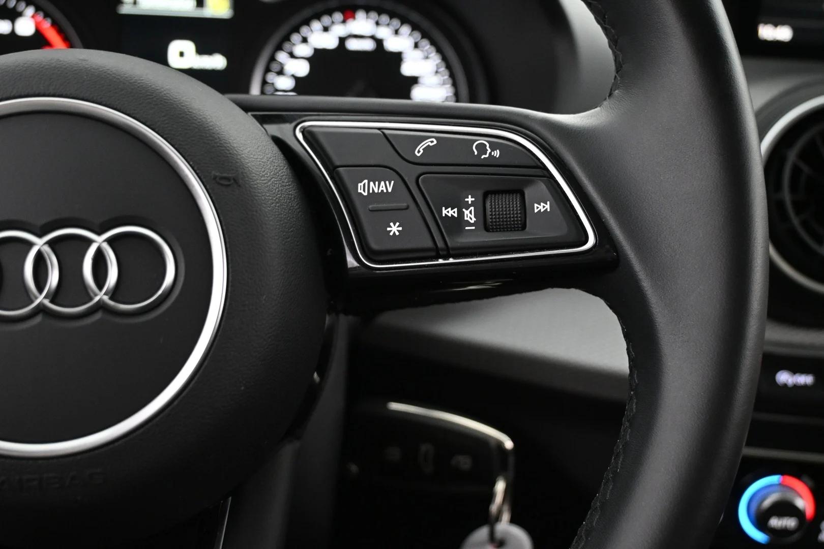 Car Image - 2g4cY4YqXgnwoXWvx8WBMH