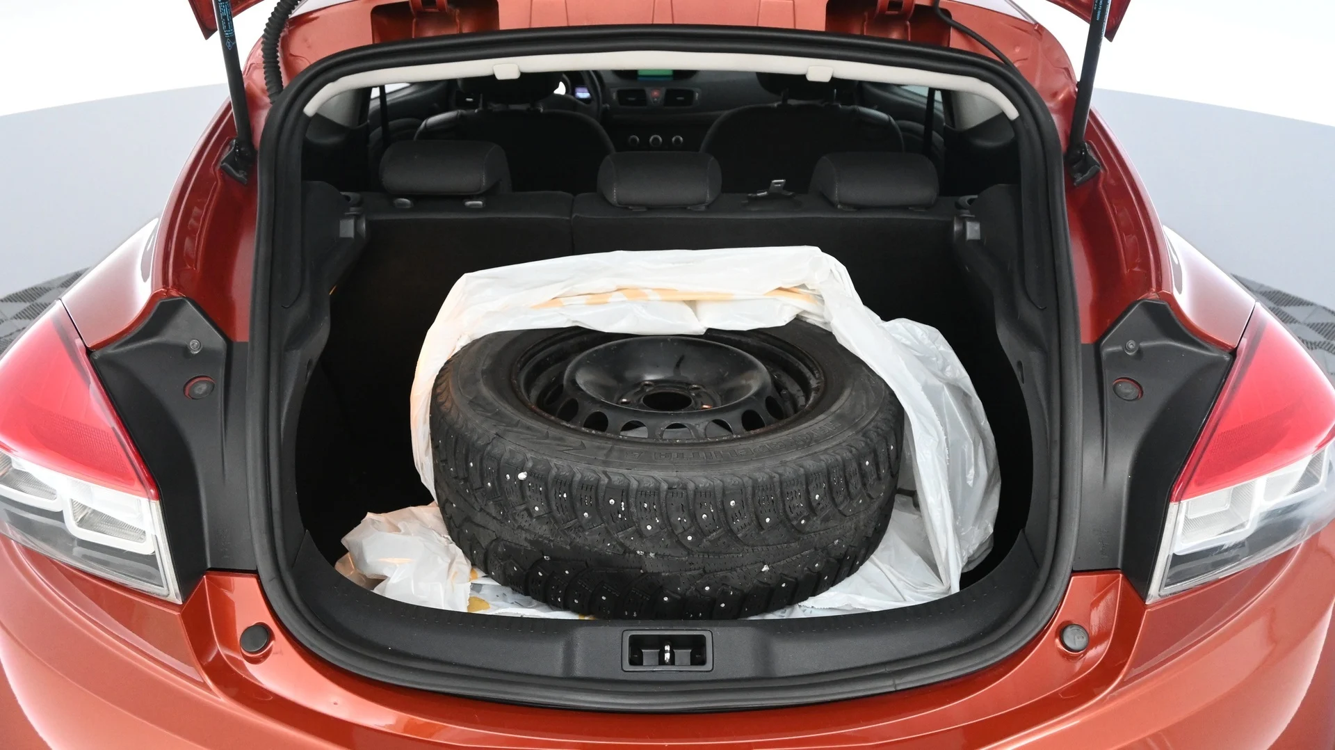 Car Image - 3vm2roIAKqzoVejNfBbECu