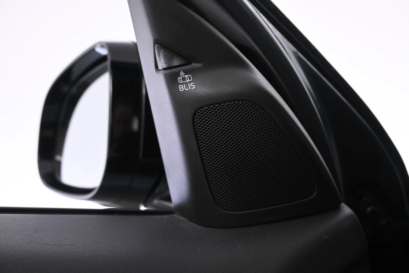 Car Image - 7wMBIyFKhFsg78j2ua03XZ