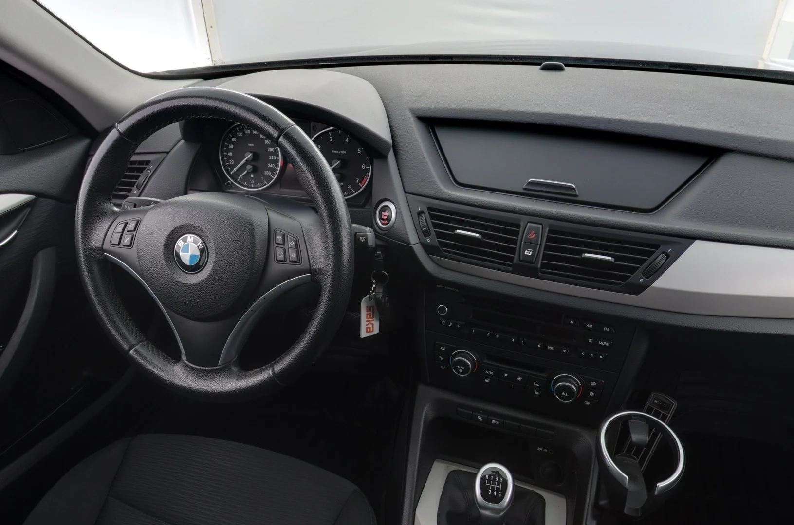 Car Image - 3ndl1inKxhZs8gyd5pNrKy
