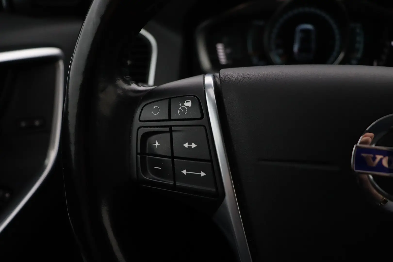 Car Image - Ykogi3JKwO6VSksapfAoc