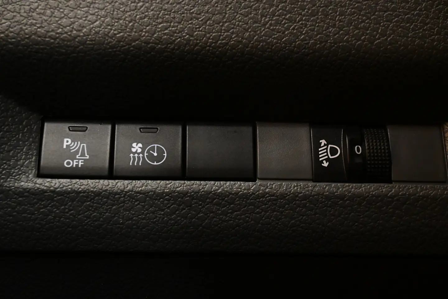 Car Image - 2M320KGY0gGgsQMGsGggDk