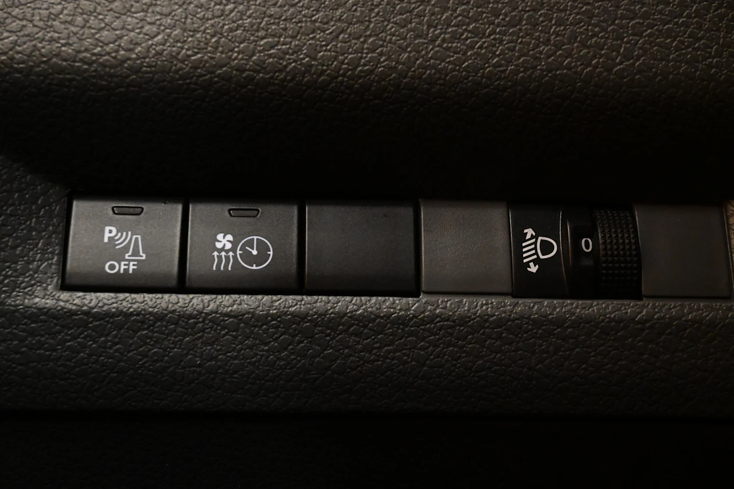 Car Image - 2M320KGY0gGgsQMGsGggDk