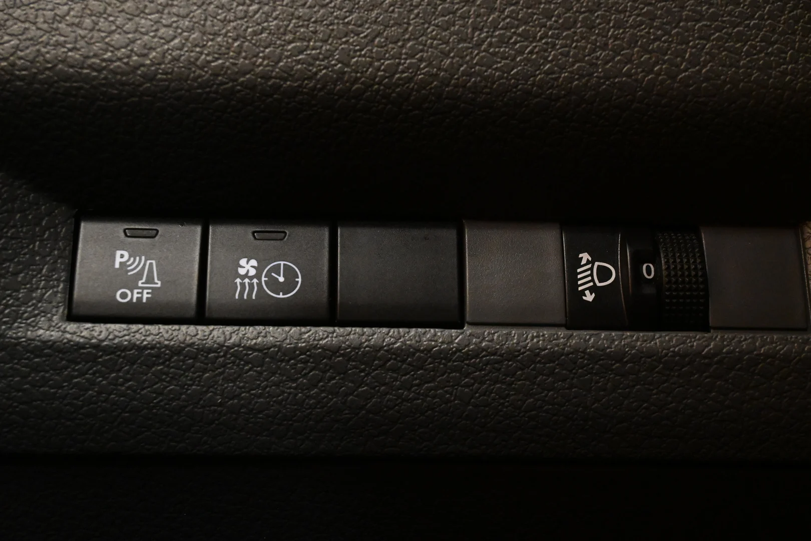 Car Image - 2M320KGY0gGgsQMGsGggDk