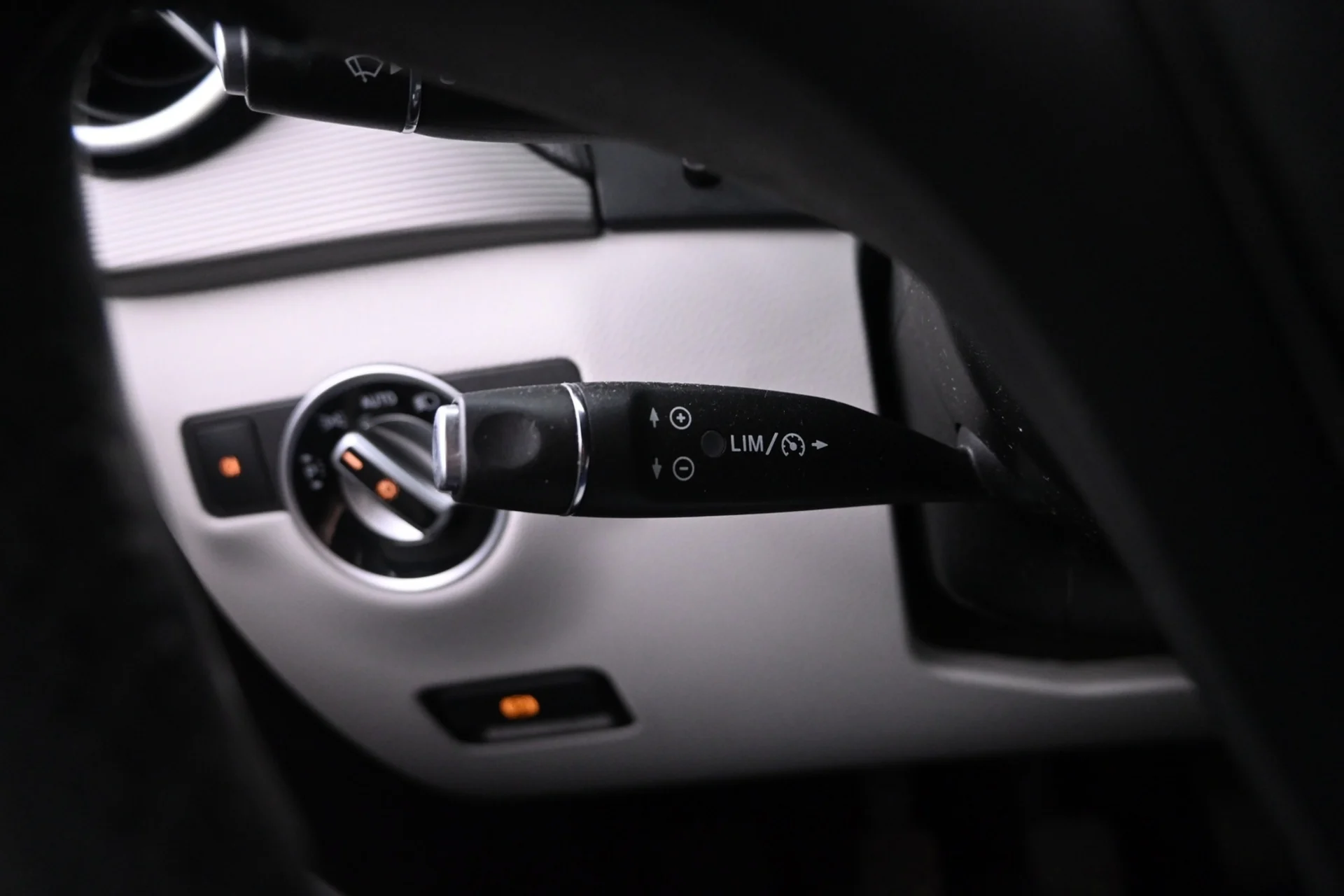 Car Image - 5DZvjDC3LMdWPYxJFfM13N
