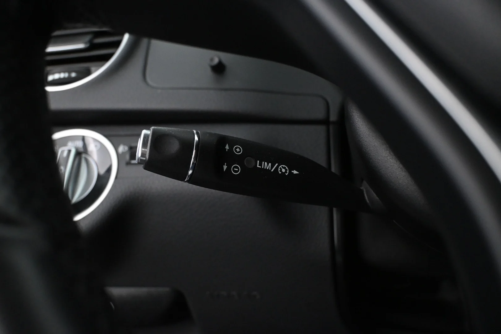 Car Image - 4mbSbRd3Mzj0tJffv3UY44