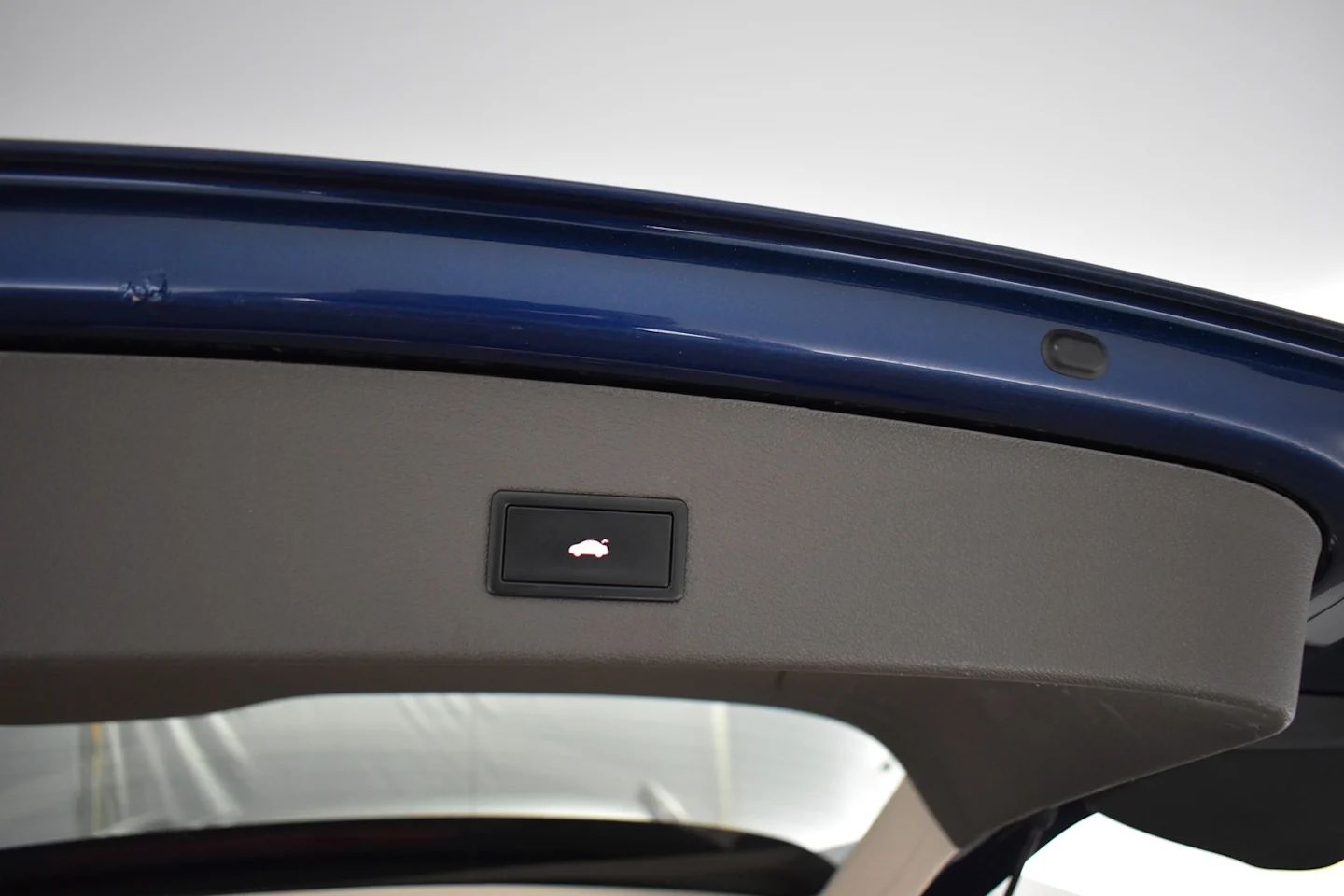 Car Image - 3ReWUYi70AcWMrYCBkge7u