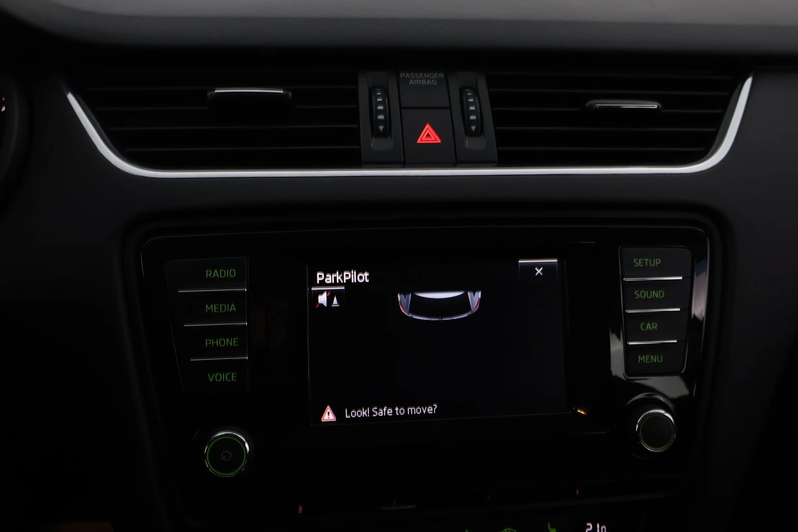 Car Image - 1KuFQjbEEaepXoIhdK35Oo