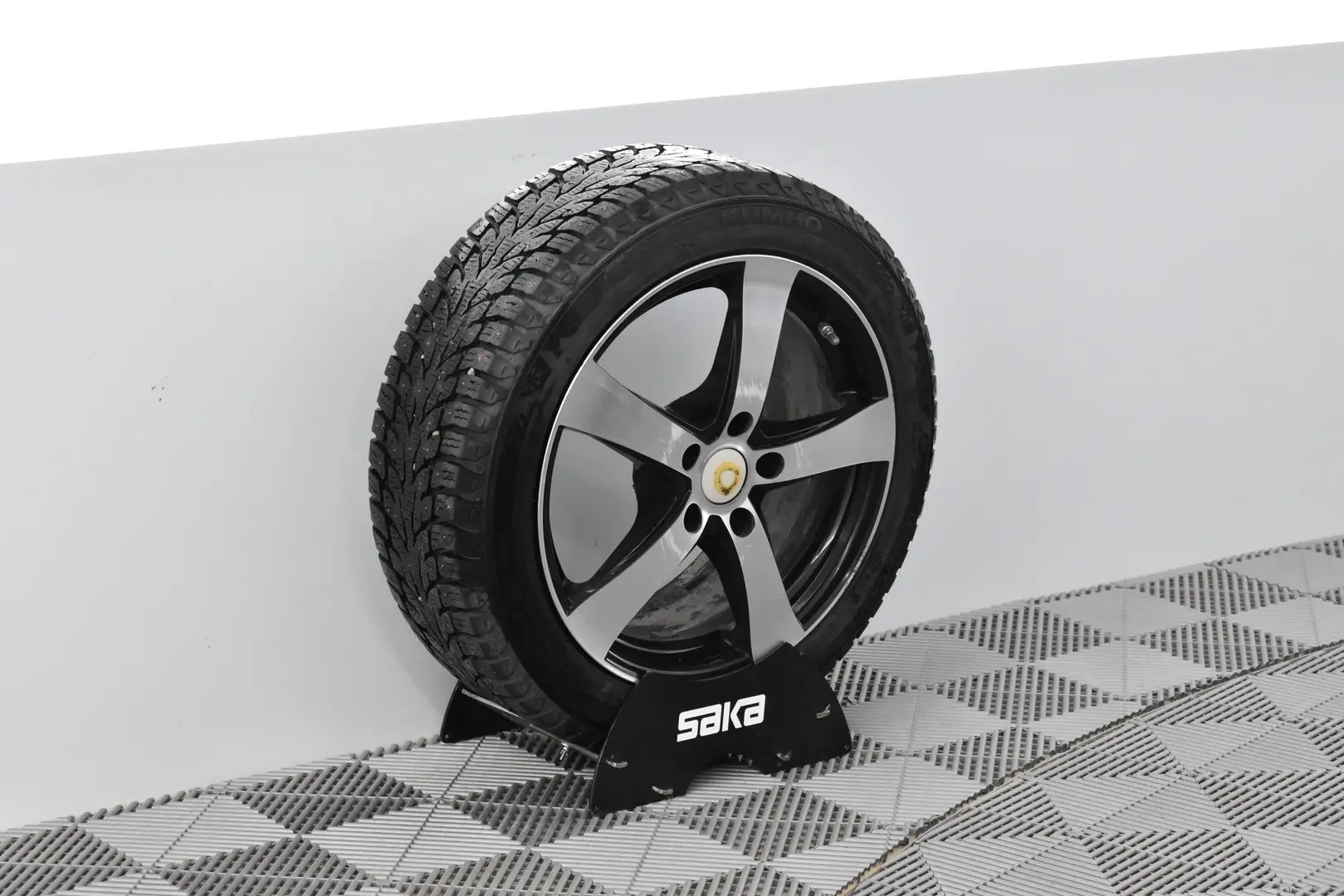 Car Image - 5CxmJdIcifhcun0UjSc66